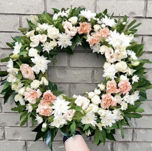 17 inch Peach and White Wreath