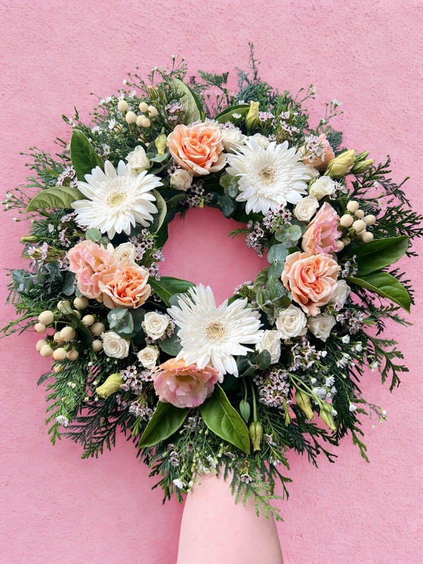 14 inch pink and white wreath