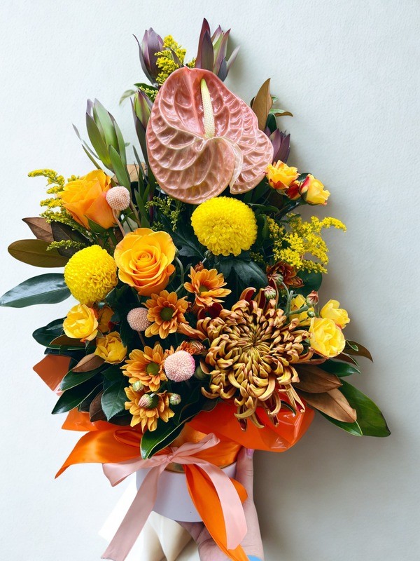 Peach Melba Medium Arrangement