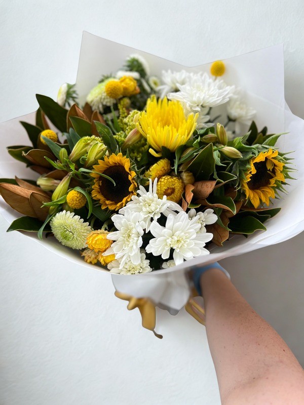 Lemon Meringue Medium Bouquet