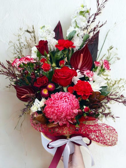 Red Velvet Cake Medium Arrangement