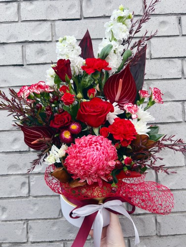 Red Velvet Cake Medium Arrangement