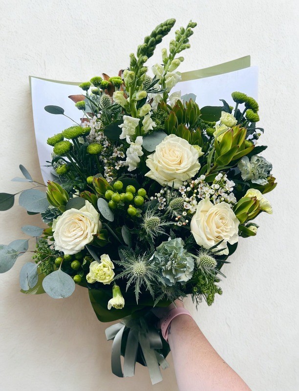 Pistachio Cheesecake Large Bouquet