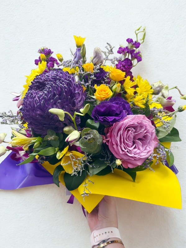 Passionfruit Gelato Small Arrangement