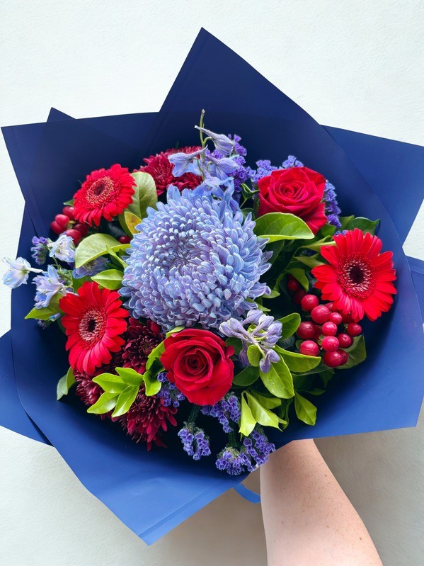 Fruits of the forest cobbler small bouquet