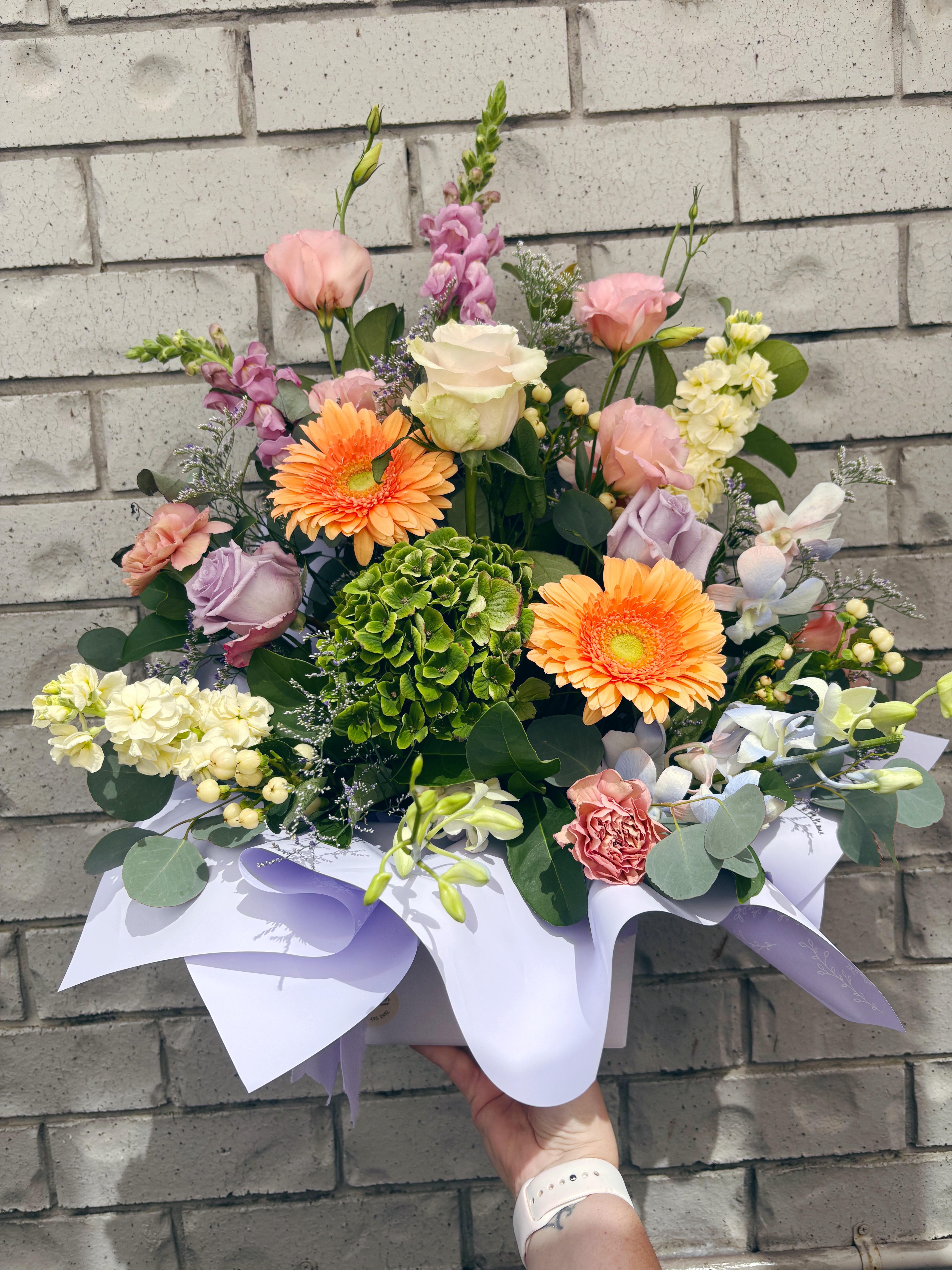 Macaron Medium Arrangement