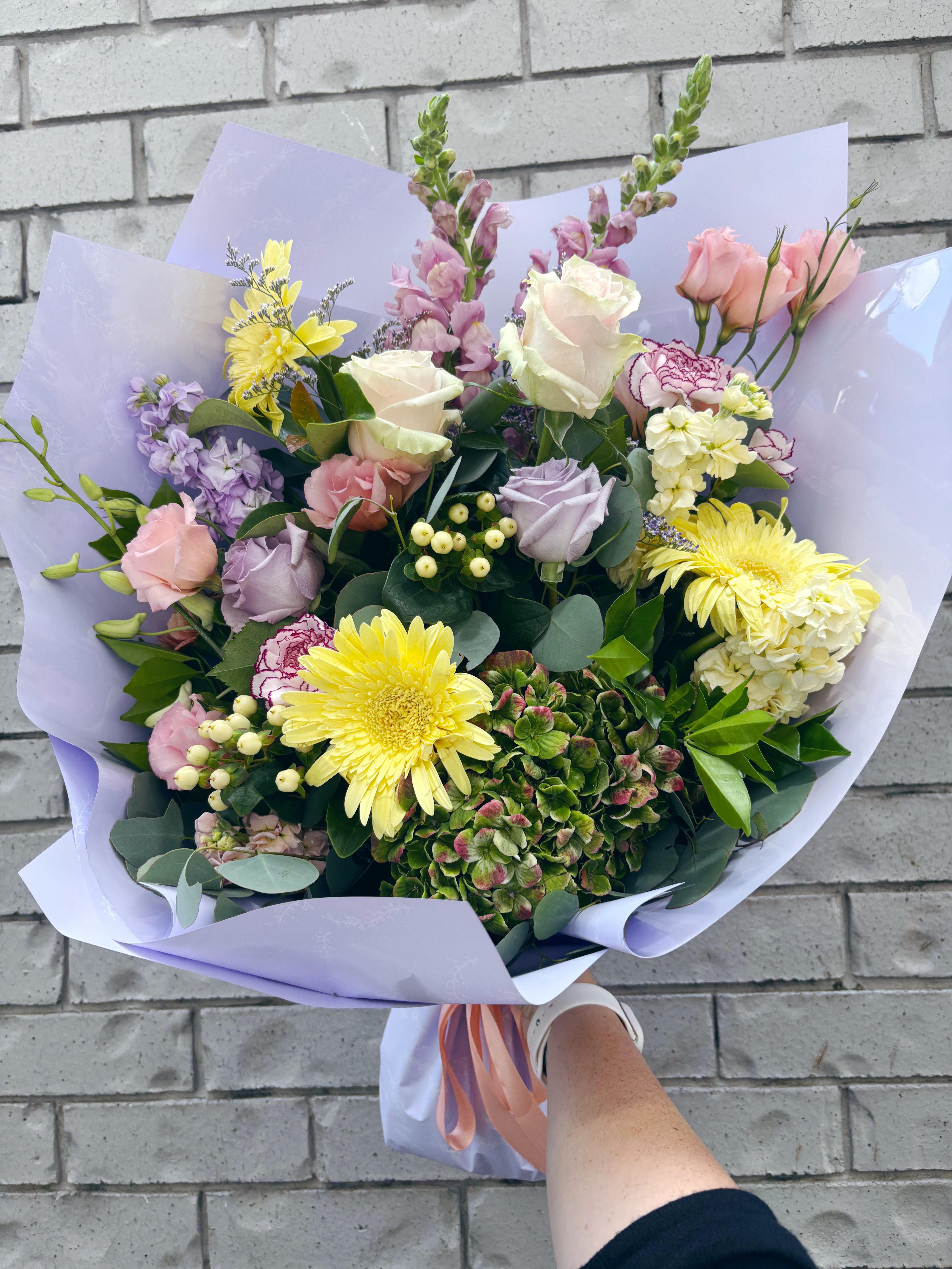 Macaron Large Bouquet