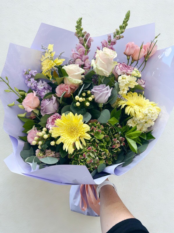 Macaron Large Bouquet