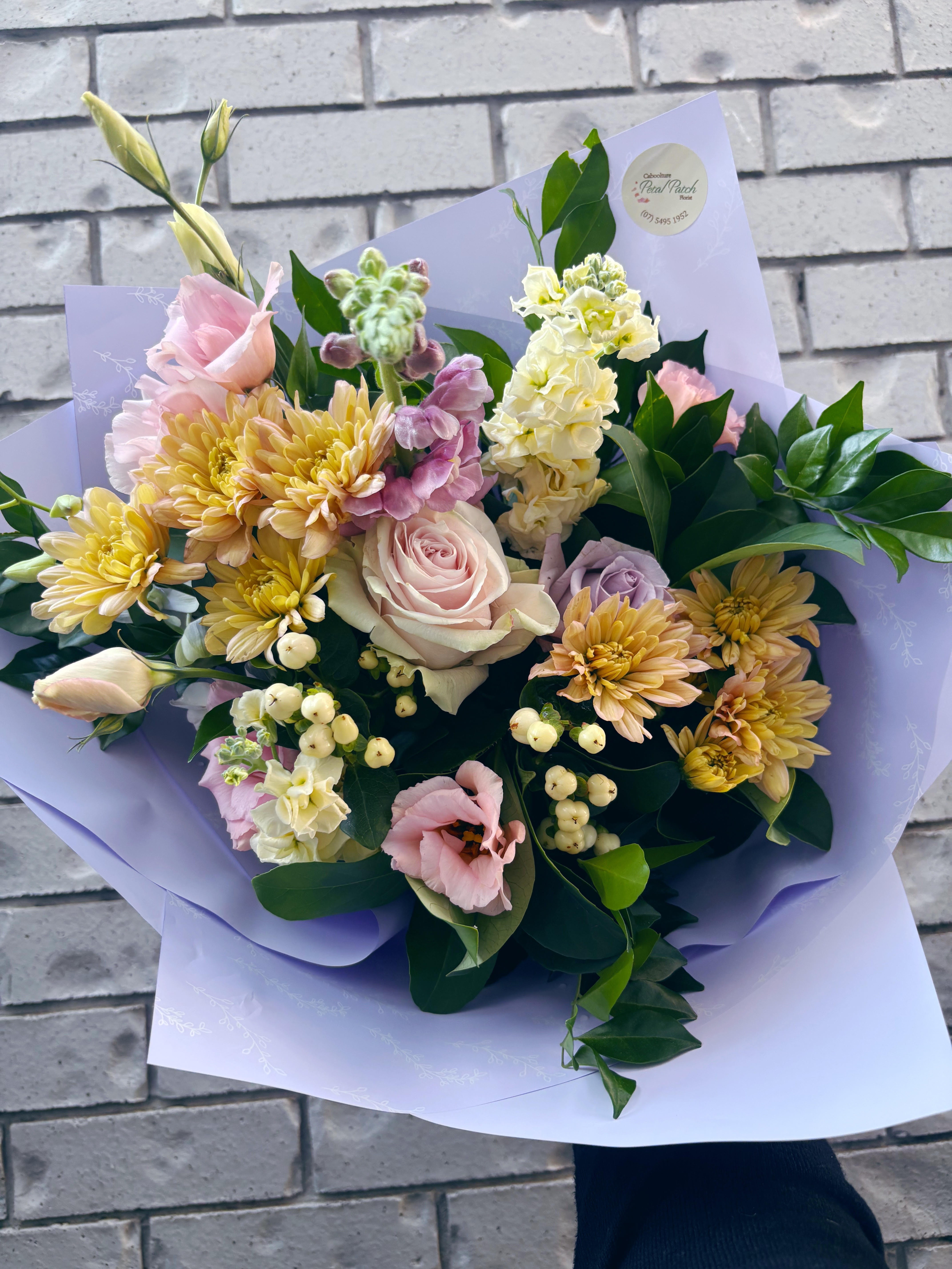 Macaron Medium Bouquet