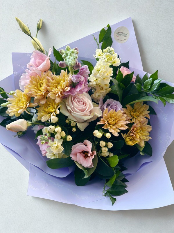 Macaron Medium Bouquet