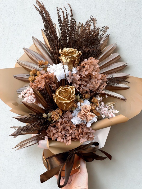 Tiramisu Dried Arrangement